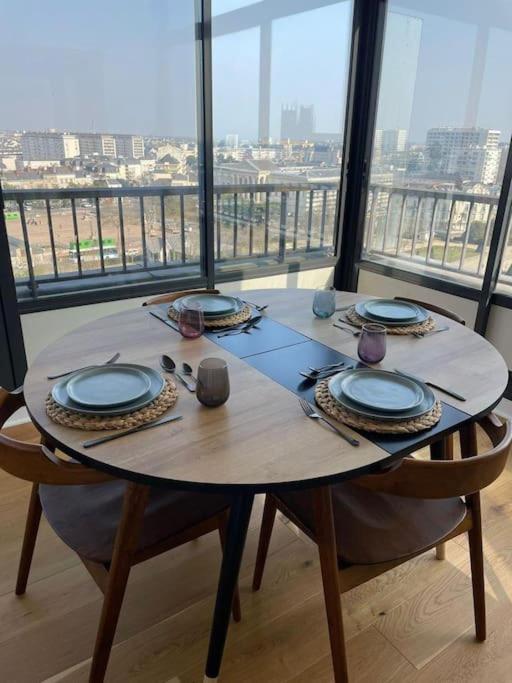 Penthouse / 2 Bedrooms In City Center Of Анже Екстериор снимка