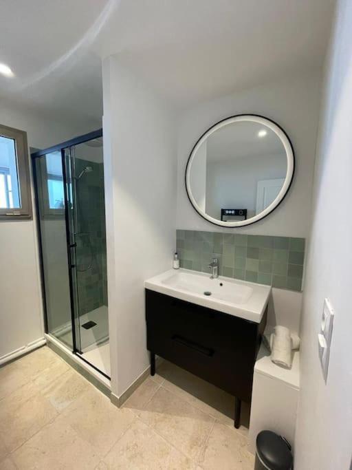 Penthouse / 2 Bedrooms In City Center Of Анже Екстериор снимка