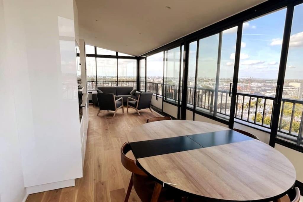 Penthouse / 2 Bedrooms In City Center Of Анже Екстериор снимка
